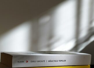 Klasik Saç Modeli İçin Tokalar: Şıklığı Yakalamanın Sırları