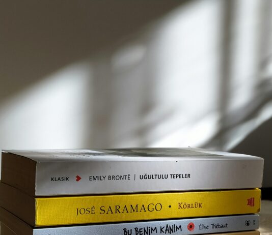 Klasik Saç Modeli İçin Tokalar: Şıklığı Yakalamanın Sırları