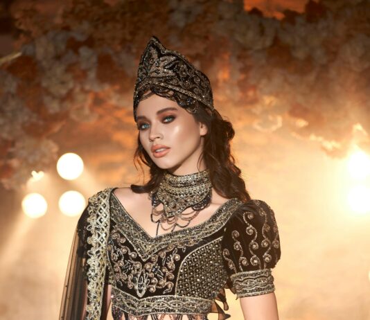 Desenli Tokalarla Sade Kombin Nasıl Yapılır? Şıklığın Sırrı!