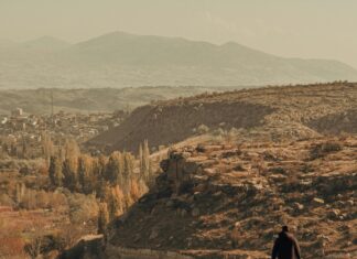 Retro Saç Bandı Önerileri: Şıklığınızı Artıracak En İyi Fikirler