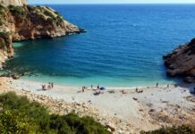 Plaj İçin Saç Bandı Modelleri: Şıklığı Ve Rahatlığı Keşfedin!