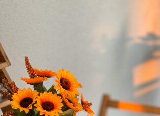 Çiçekli Toka Kombinleri İle Şıklığınızı Zirveye Taşıyın!