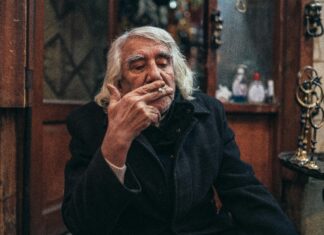 90’Lar Modası Saç Tokası: Şıklığı Yakalamanın En Güzel Yolu!