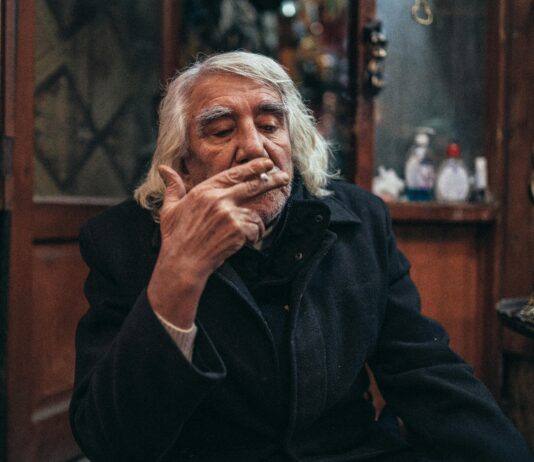 90’Lar Modası Saç Tokası: Şıklığı Yakalamanın En Güzel Yolu!