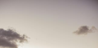 Gece Boyu Kalıcı Saç İçin Toka: Harika Görünmenin Sırları