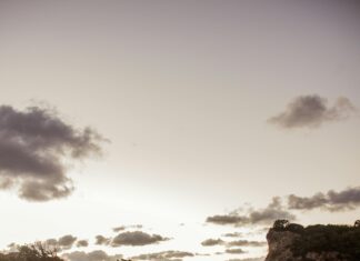 Gece Boyu Kalıcı Saç İçin Toka: Harika Görünmenin Sırları