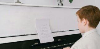 Örgü Saçta Toka Kullanımı: Şıklığı Artıran İpuçları ve Fikirler