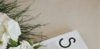 Sade Saç Modeli İçin Toka Önerisi: Şıklığınızı Artıracak Fikirler