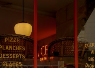 Saç Aksesuarı İle Cool Görünüm: Şıklığı Yakalamanın Sırları