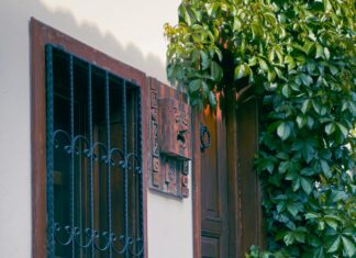 Sokak Stili Ve Saç Bandı Uyumu: Şıklığın Sırları Neler?