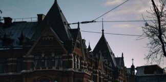 Seyahat İçin İdeal Saç Tokaları: En Şık ve Pratik Seçenekler