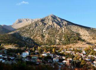 Saç Aksesuarları İle Özgün Görünüm Nasıl Yaratılır? İlham Verici Fikirler