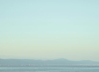 Saç Bandı İle Yaz Makyajı: Doğal ve Çarpıcı Görünmenin Sırları