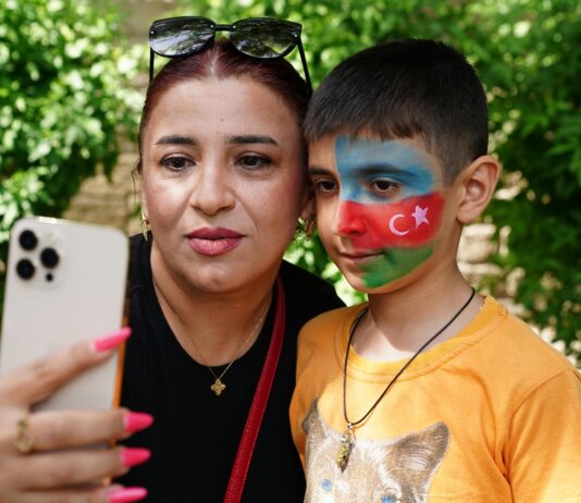 Saç Tokası Modasında Son Trendler: Şıklığı Yakalamanın Sırları