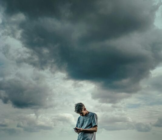 Saten Toka Mı Kumaş Toka Mı? En İyi Seçimi Keşfedin!