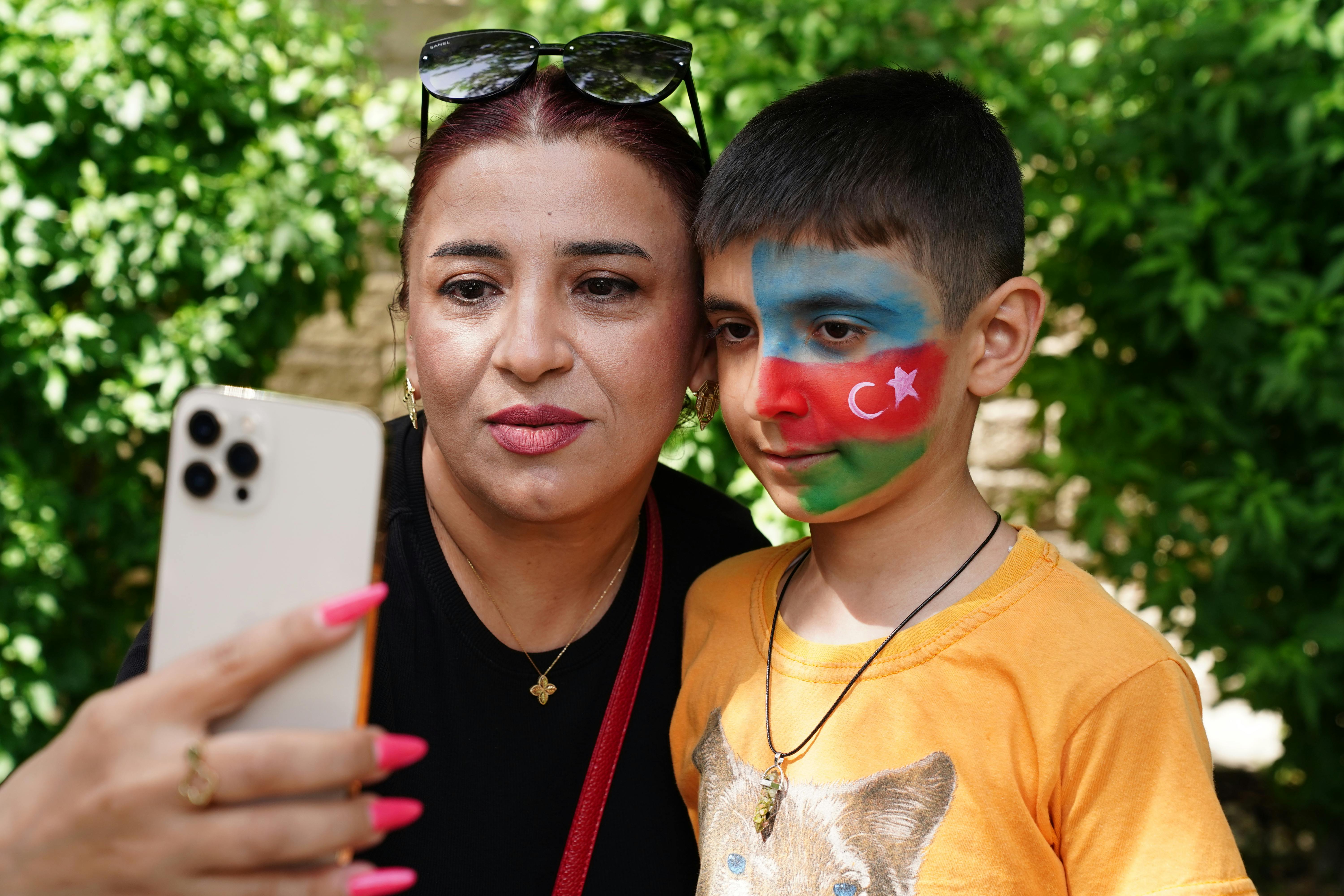 Saç Tokası Modasında Son Trendler: Şıklığı Yakalamanın Sırları